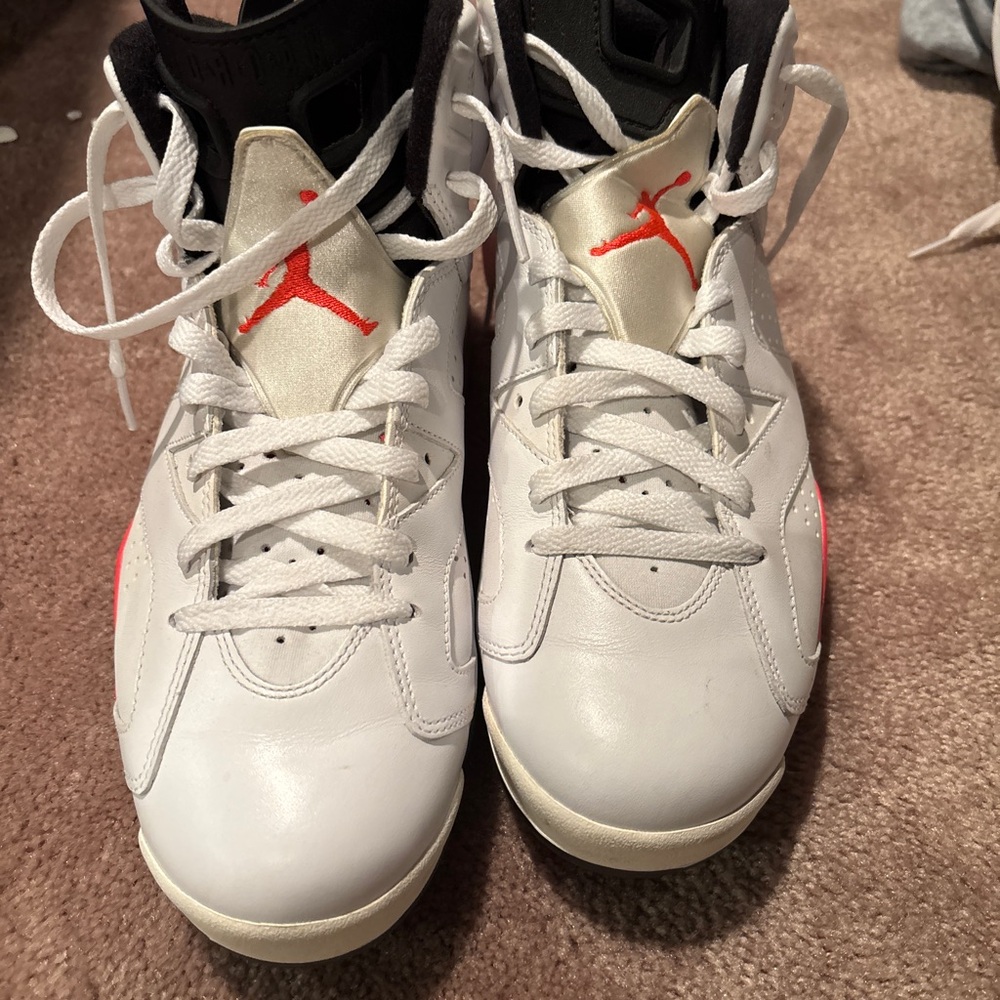 Jordan Athletic Shoes White and Red